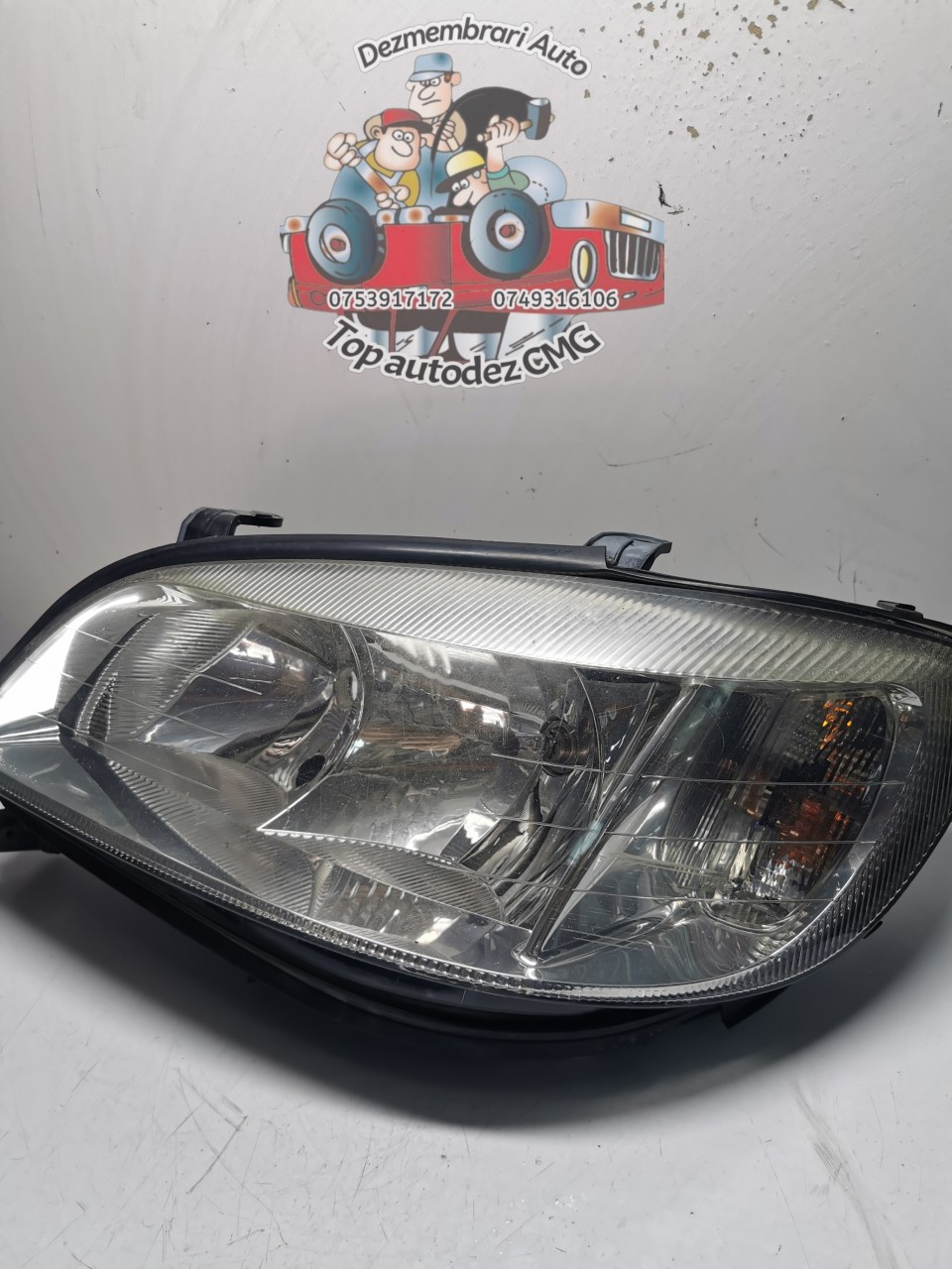 Far Opel Zafira A stanga Europa