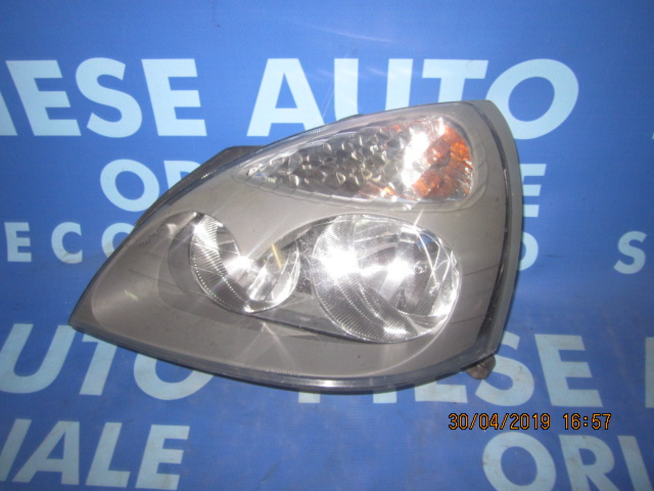Far Renault Clio