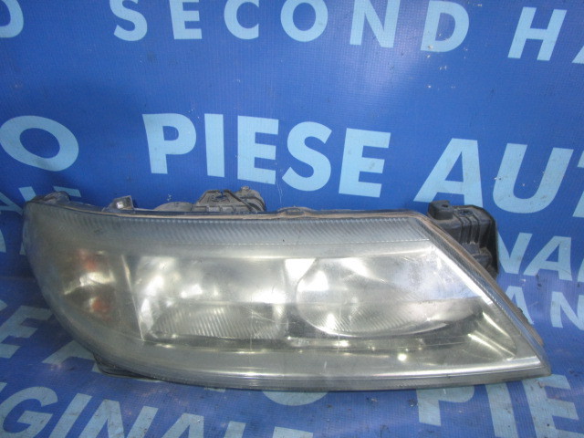 Far Renault Laguna (ureche rupta) ; 8200002847/8200002845