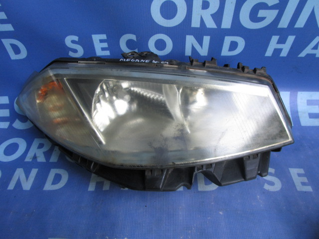 Far Renault Megane; cod: 8200073220F // 8200073221F (urechi rupte)