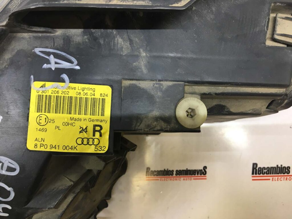 FAR + semnalizare AUDI A3 -8P1- 0301206202 / 8P0941004K0301206202 / 8P0941004K