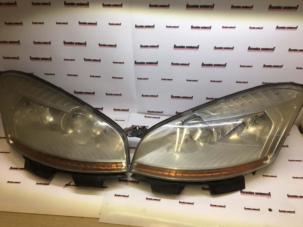 FAR + semnalizare CITROEN C4 GRAND PICASSO 1629820016298200