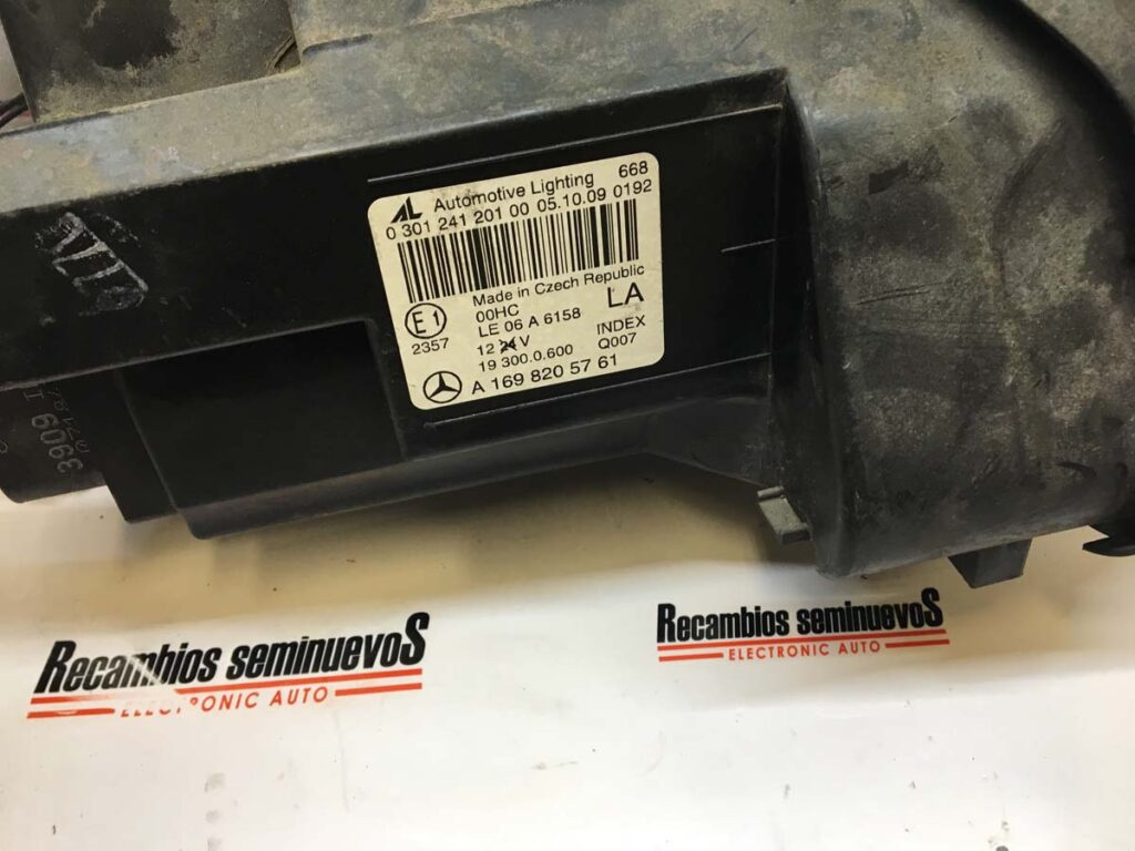 FAR + semnalizare MERCEDES-BENZ Class A -W169- A1698205761 / 030124120100A1698205761 / 030124120100