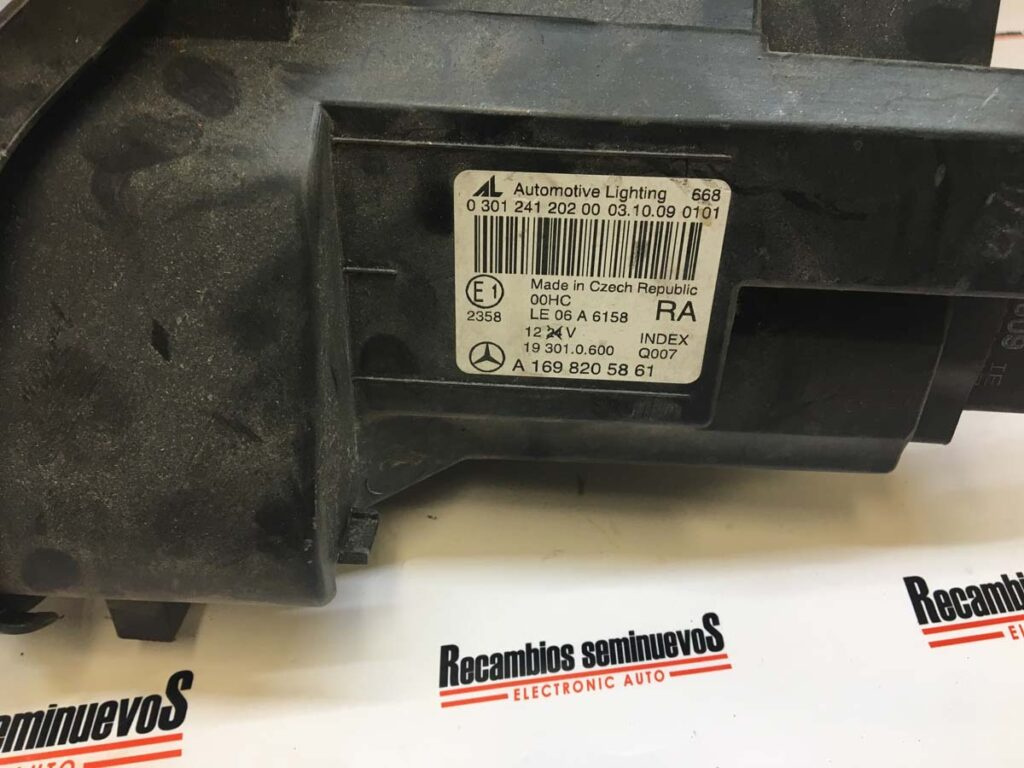 FAR + semnalizare MERCEDES-BENZ Class A -W169- A1698205861 / 030124120200A1698205861 / 030124120200