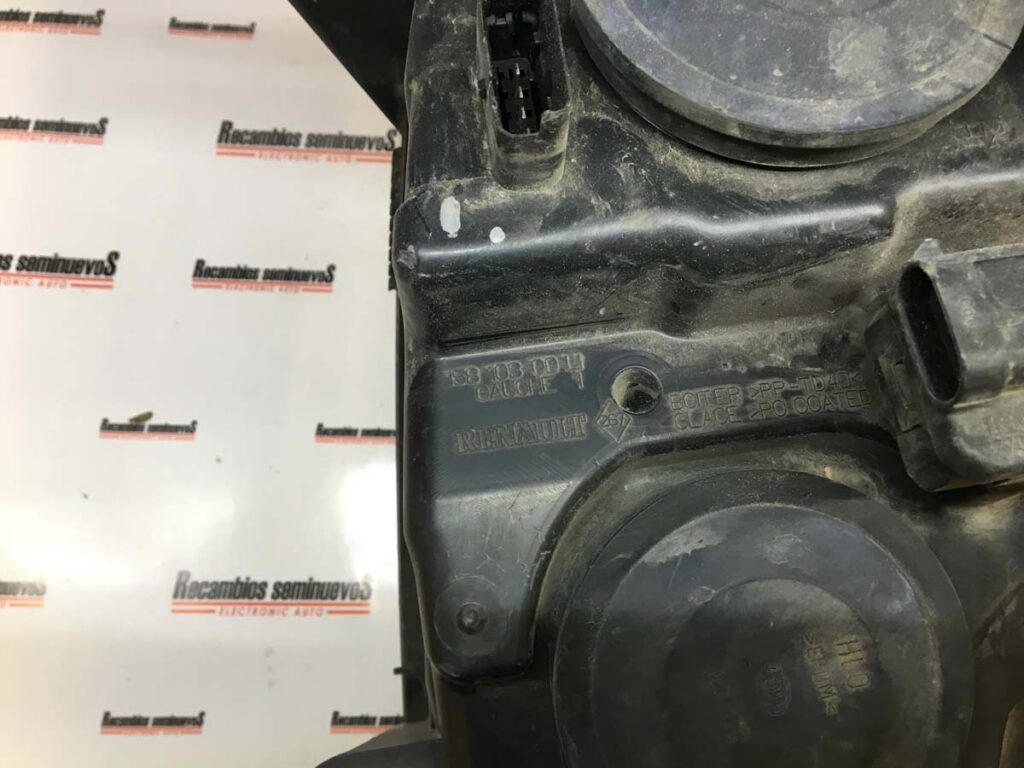 FAR + semnalizare RENAULT SCENIC 2 15810300LI15810300LI