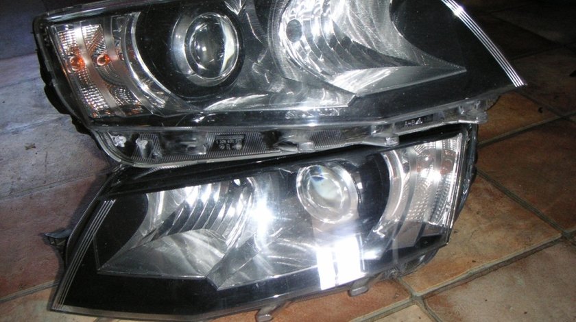 Far Skoda Octavia 3 cu lupe pret 250 lei bucata