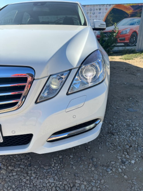 Far stânga Mercedes e class w212 bi-xenon adaptiv in stare impecabila