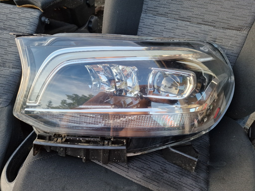 Far stânga Mercedes X Class A470 w470 Full Led cod A4709060800