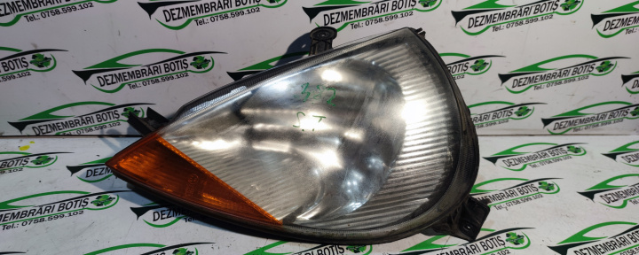 Far stanga /482 Ford Ka [1996 - 2008] Hatchback 3-usi 1.3 MT (60 hp)