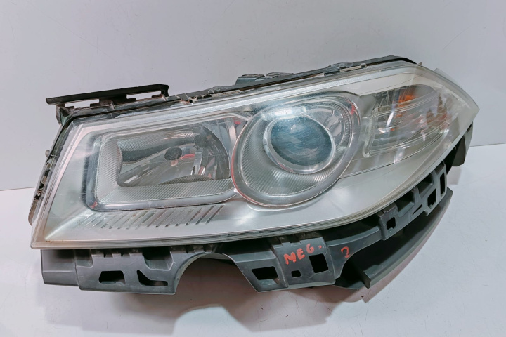 Far Stanga 8200412741C / 89312730 Renault Megane 2 [2002 - 2006]