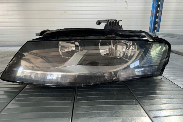 Far stanga 8K0941003A Audi A4 B8/8K [2007 - 2011]
