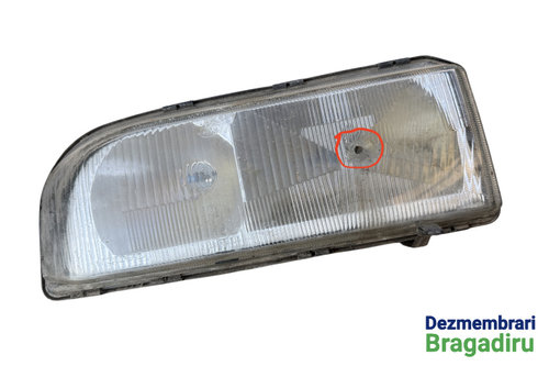 Far stanga Atentie sticla are o gaura!!!! Volvo 850 [1992 - 1994] Sedan 2.5 AT (170 hp) (LS) B5254FS