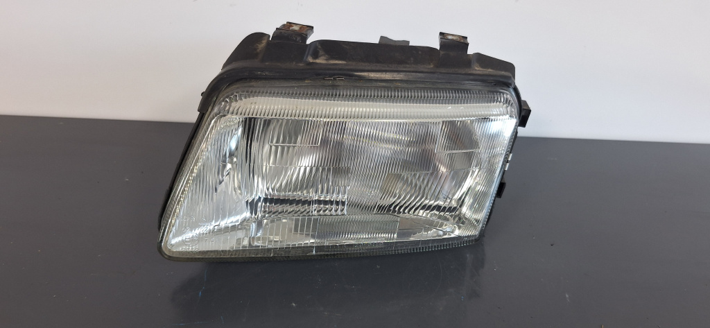 Far stanga Audi A4 (1994-2001) [8D2, B5] 1.9 Motorina 1999, VOLAN DREAPTA