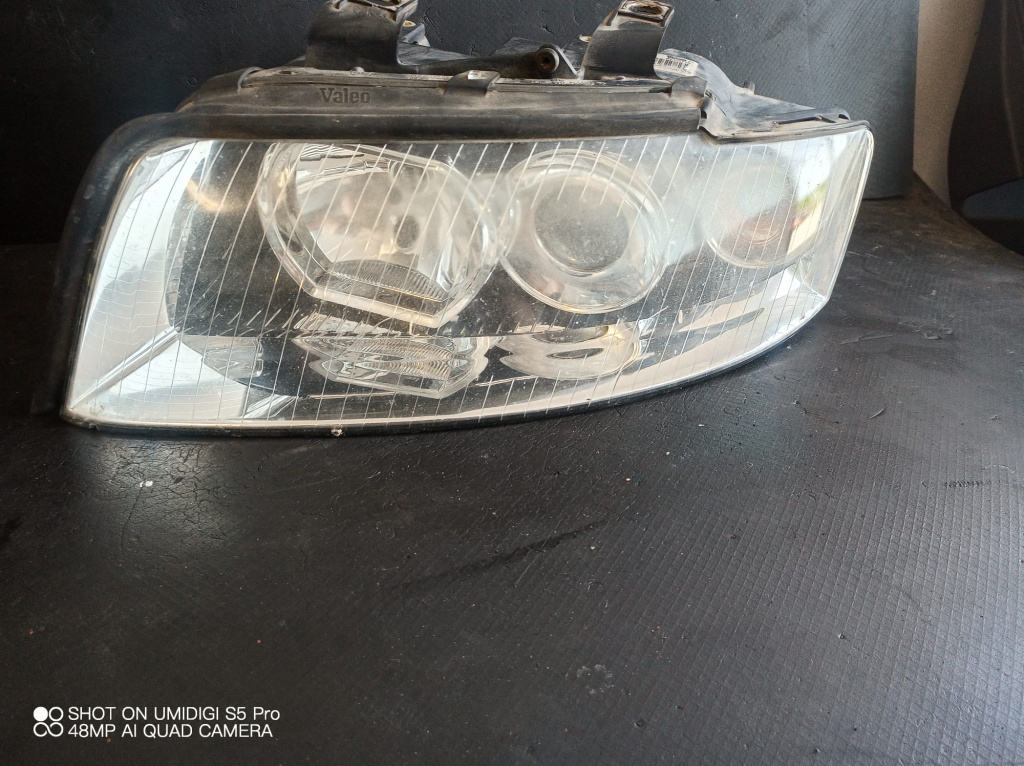 Far stanga AUDI A4 B6 2001–2004 - COD 8E0941003G