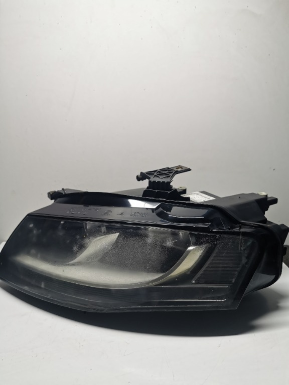 Far stanga Audi A4 B8 halogen