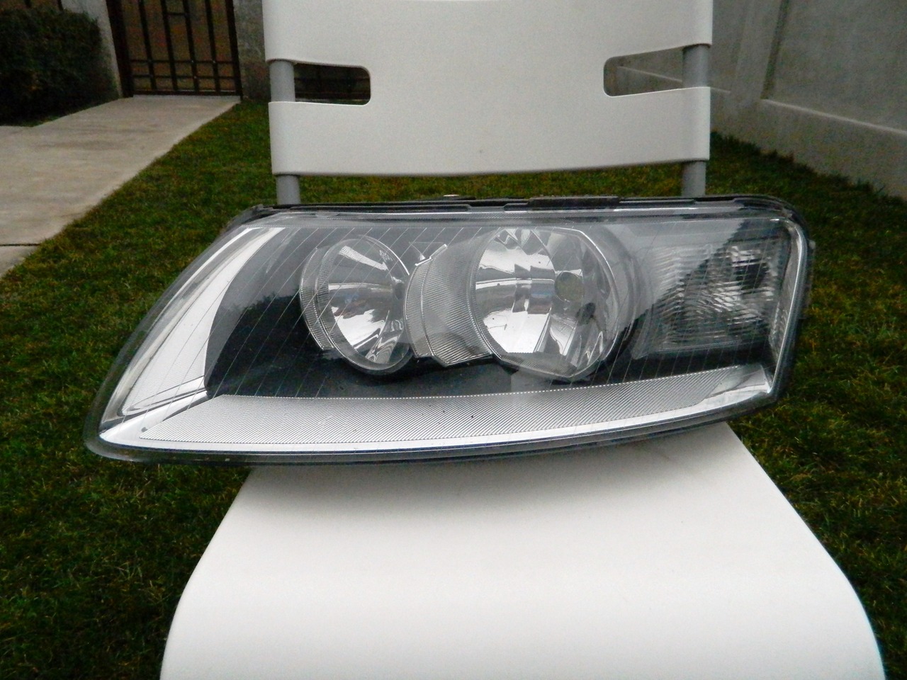 Far stanga Audi A6  model 2005-2008