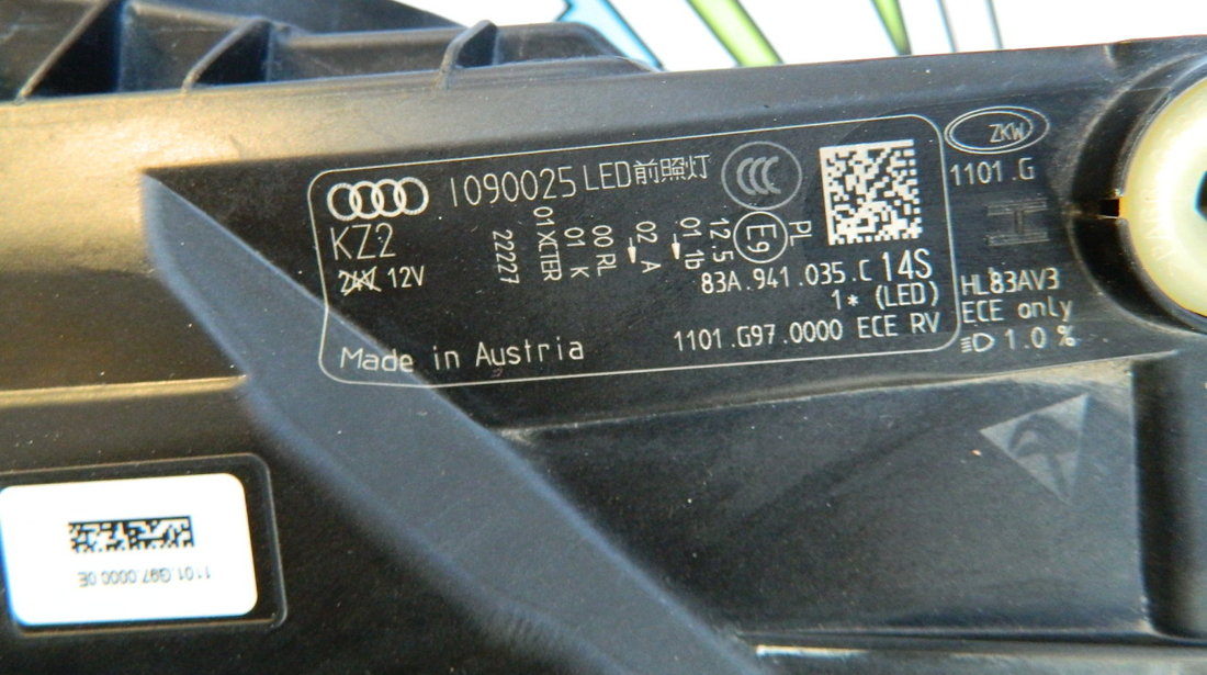 Far stanga Audi Q3 Matrix model 2020-2023 cod 83A941035 C