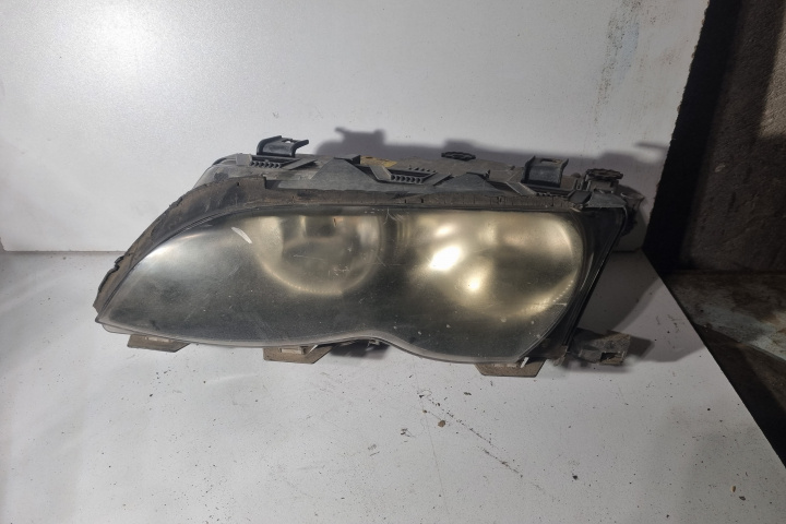Far stanga BMW Seria 3 E46 [1997 - 2003] Sedan 4-usi 320d MT (136 hp)
