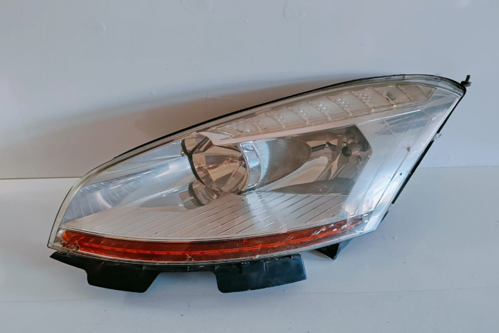 Far stanga Citroen C4 Grand Picasso cu o clema rupta 16298100 Citroen C4 Picasso [2006 - 2013]