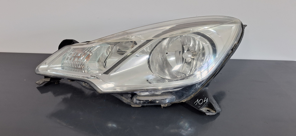 Far stanga Citroen DS3 (2009->) 1.6 Motorina 2010, 9673814980
