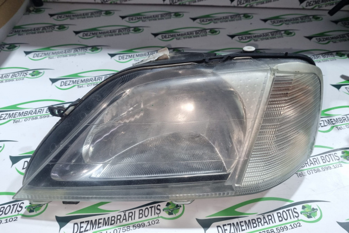 Far stanga COMPLET Dacia Logan [2004 - 2008] Sedan 1.6 MT (87 hp)