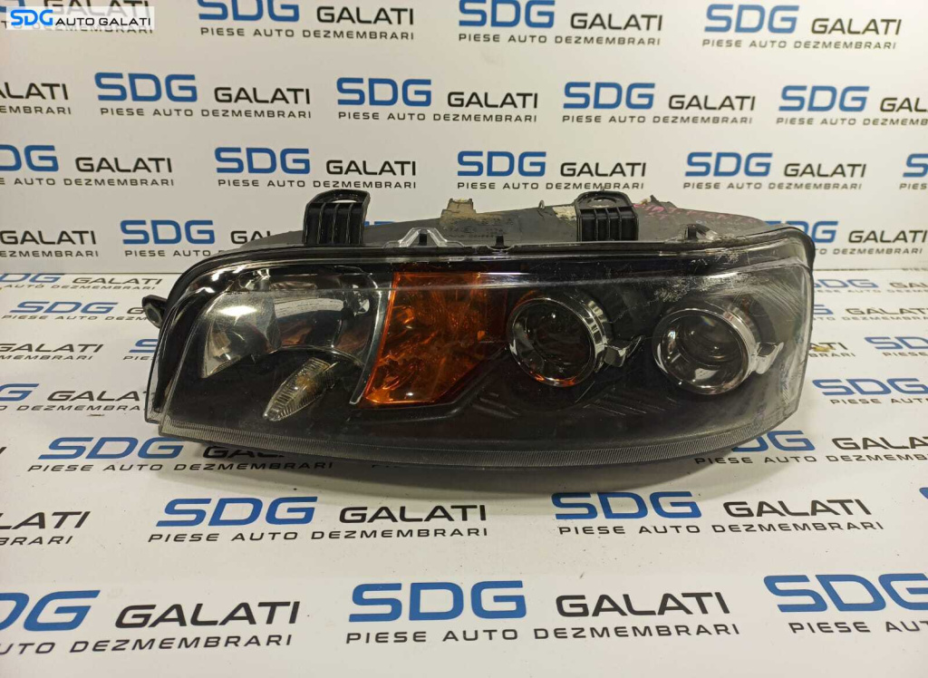Far Stanga cu Lupa FARA Xenon EUROPA Fiat Punto 1998 - 2005 [L1151]