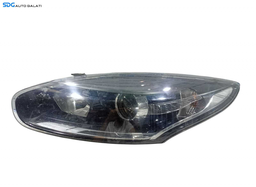 Far Stanga cu Lupa FARA Xenon Renault Megane 3 Facelift FL 2012 - 2016 Cod 260602216R (Folosit pentru Accesorii sau Sticla, are urechi rupte) [L6247]