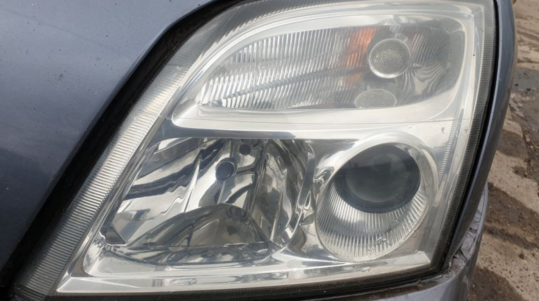 Far Stanga cu Lupa Halogen Opel Vectra C 2002 - 2005