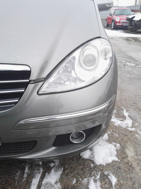 Far stanga cu lupa Mercedes A150 W169