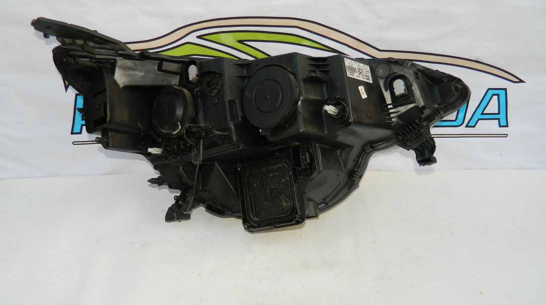 Far stanga cu lupa Renault Megane 4 cod 260606911R