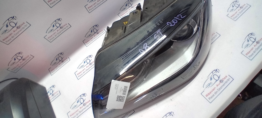 Far stanga cu xenon Audi A8 2012, 4H0941029 / URECHE RUPTA