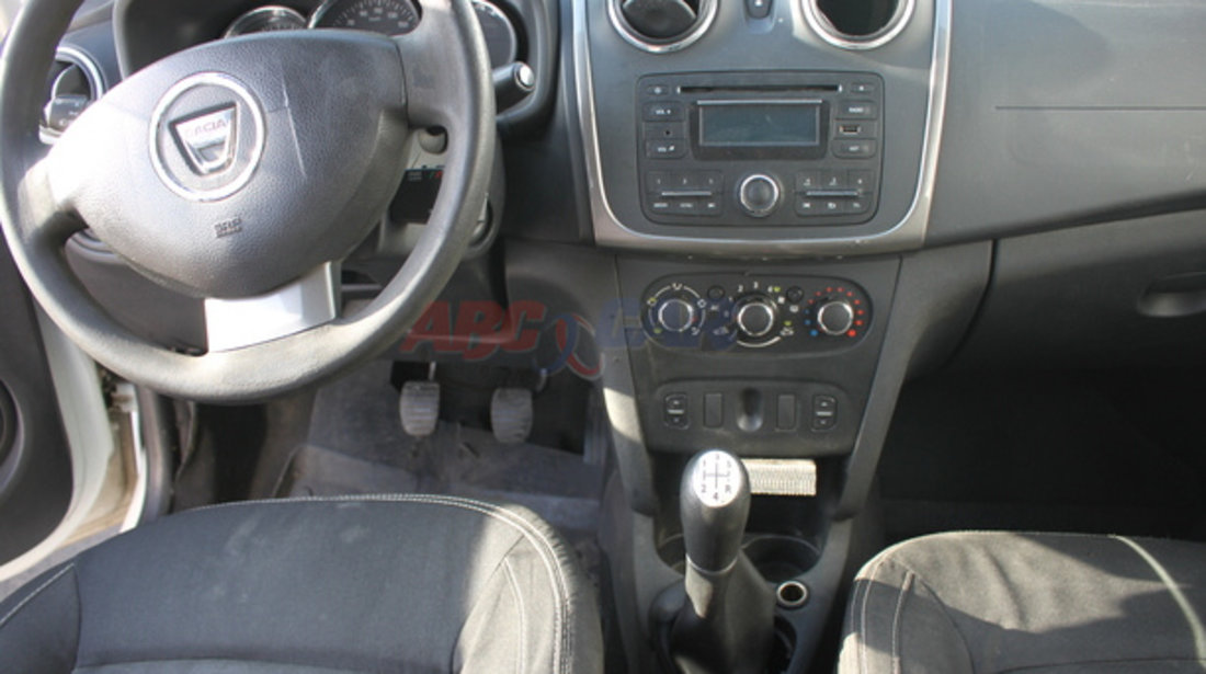 Far stanga Dacia Logan 2 2014 berlina 1.5 DCI