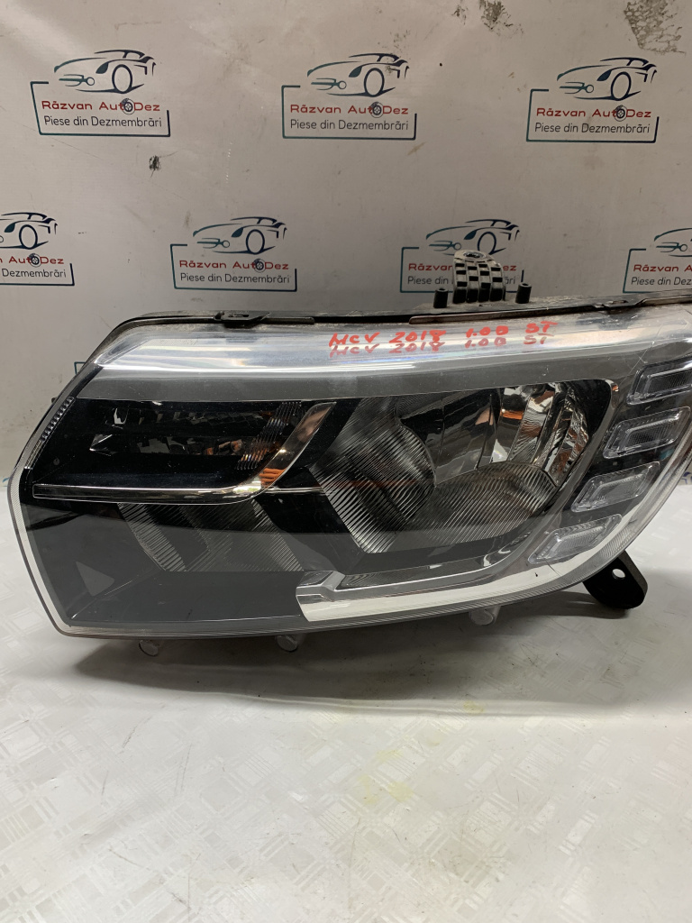 Far stanga Dacia Logan Mcv - Motorina 2018, 260607877R