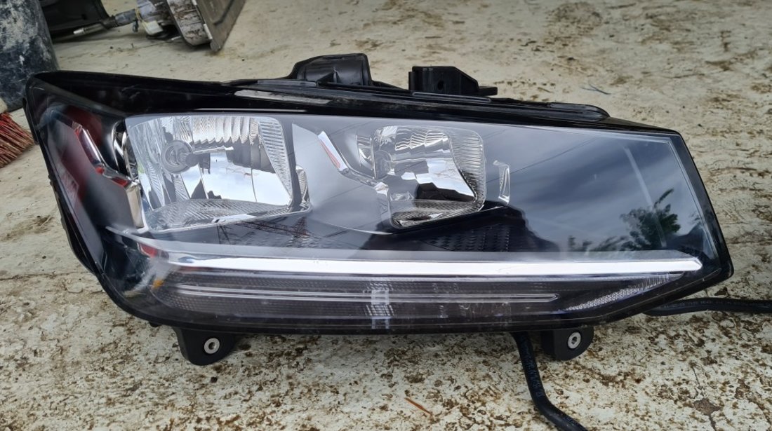 Far stanga dreapta halogen Audi Q2 2017 2018 2019