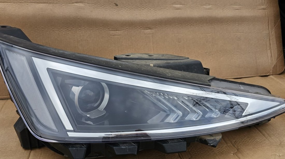 Far stanga / dreapta halogen Hyundai Elantra Facelift 2019 2020 2021