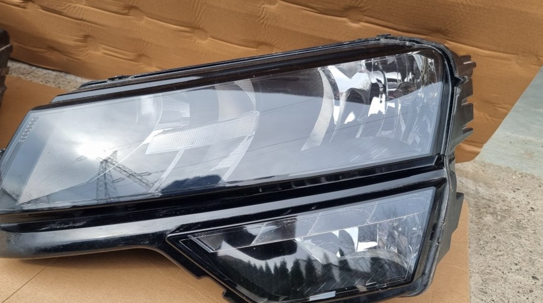 Far stanga dreapta Halogen LED Skoda Karoq 2017 2018 2019 2020