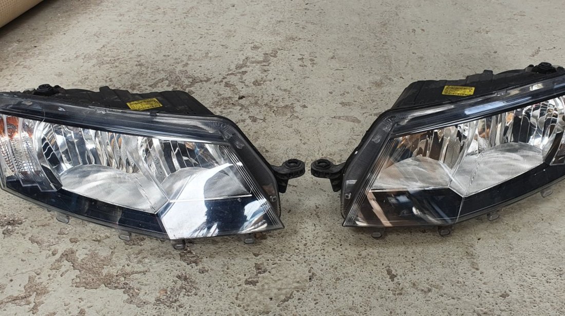 Far stanga dreapta halogen Skoda Octavia 3 2013 2014 2015 2016