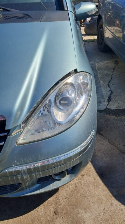 Far stanga / dreapta Mercedes A-Class 150 benzina, cod motor 266.920 , transmisie manuala 5+1, an 2005