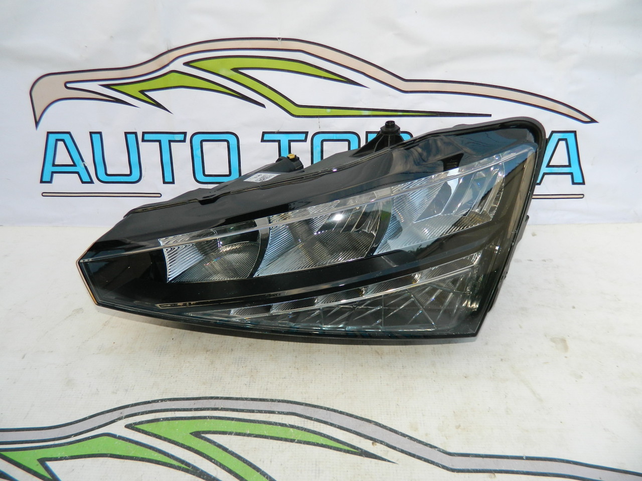 Far stanga DRL LED Skoda Scala model 2019-2023 cod 657941015