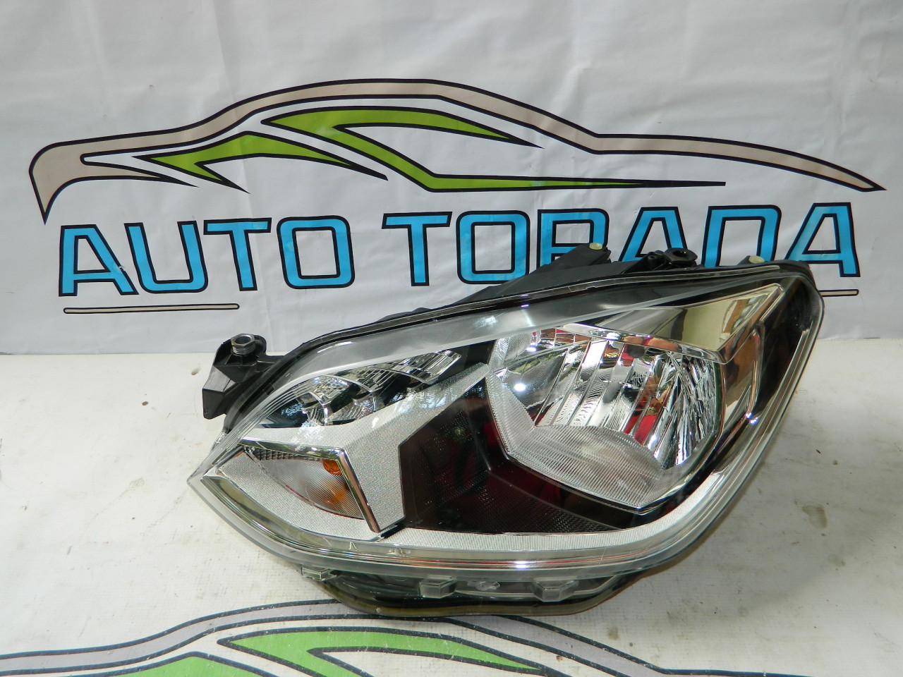 Far stanga  DRL Led VW UP Facelift model 2017-2020 cod 1S1941015AB