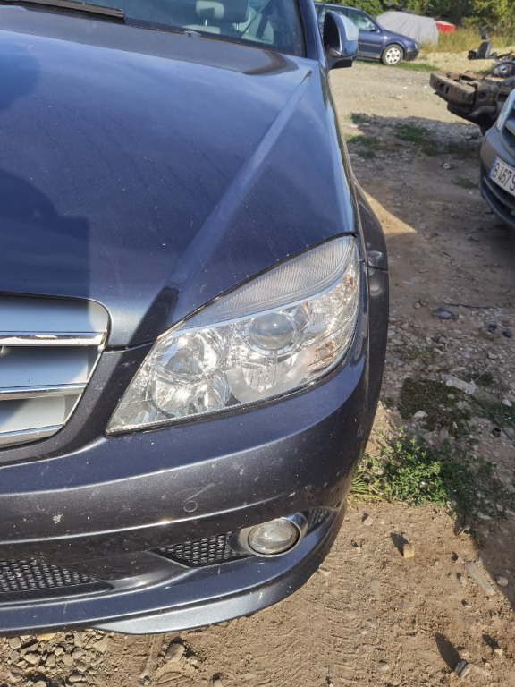 Far stanga fara xenon Mercedes C220 cdi w204 an 2008