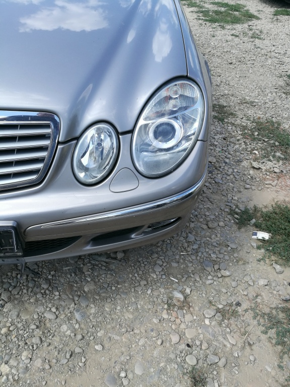 Far stanga fara xenon Mercedes E220 cdi w211