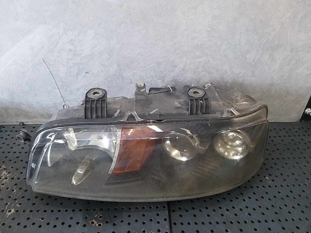 Far stanga fiat punto 2 89100568001