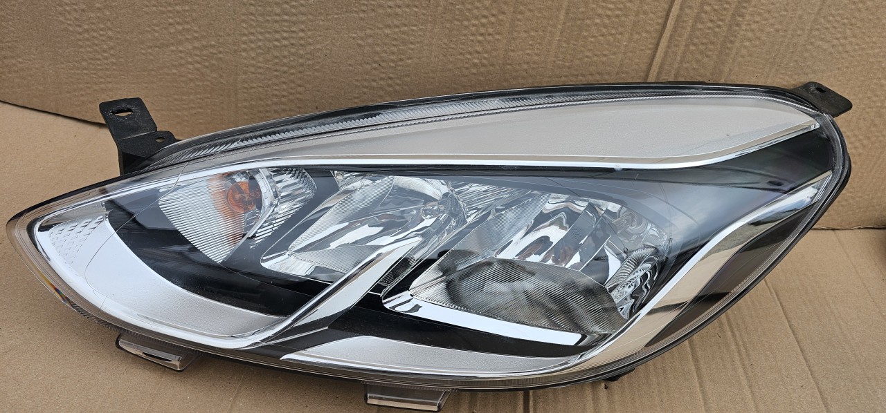 Far stanga Ford Fiesta 2017 2018 2019 2020
