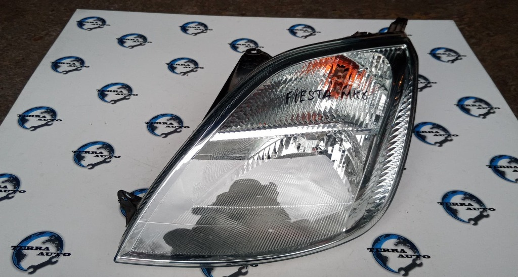 Far stanga Ford Fiesta 5 an fab. 2001 - 2008