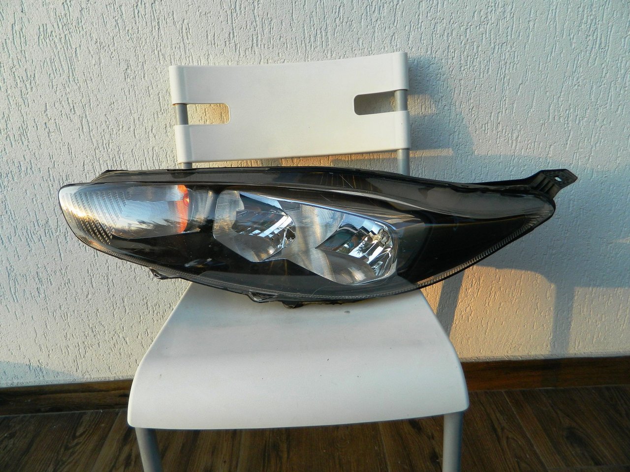 Far stanga Ford Fiesta model 2015 cod C1BB-13W030-AG