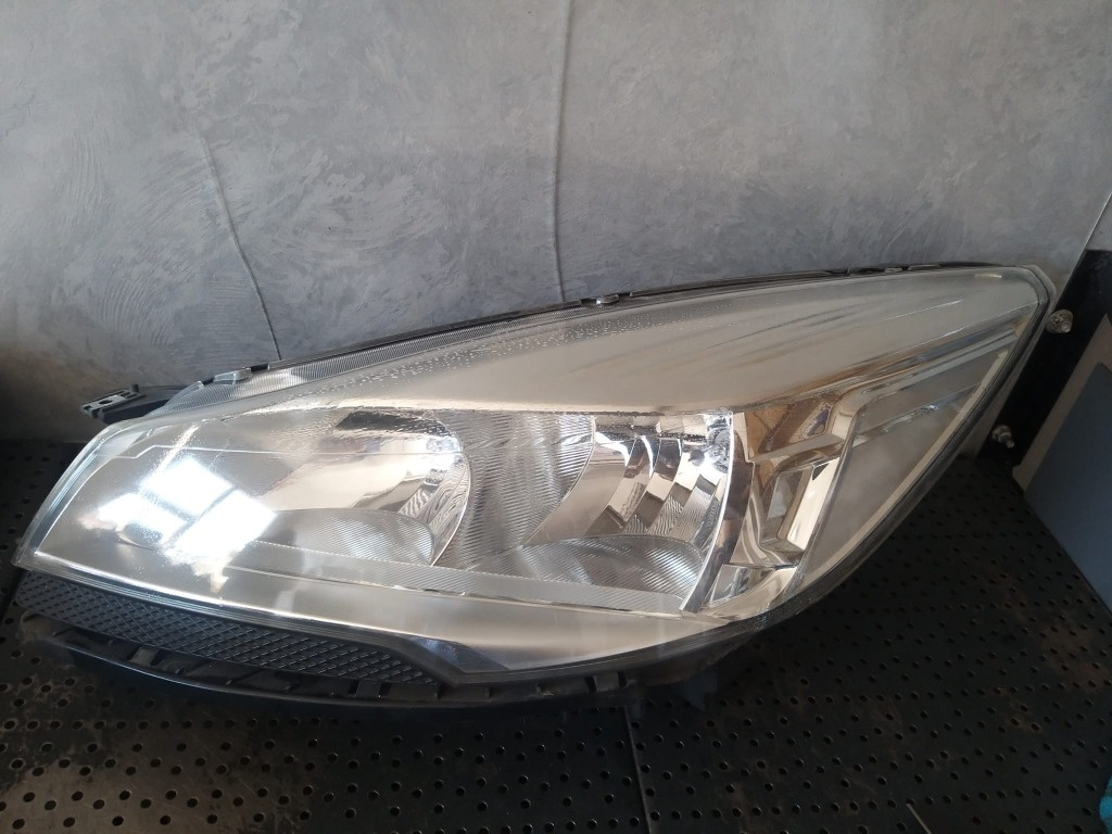 Far stanga ford kuga 2 dm2 90014882 cv4413w030ae