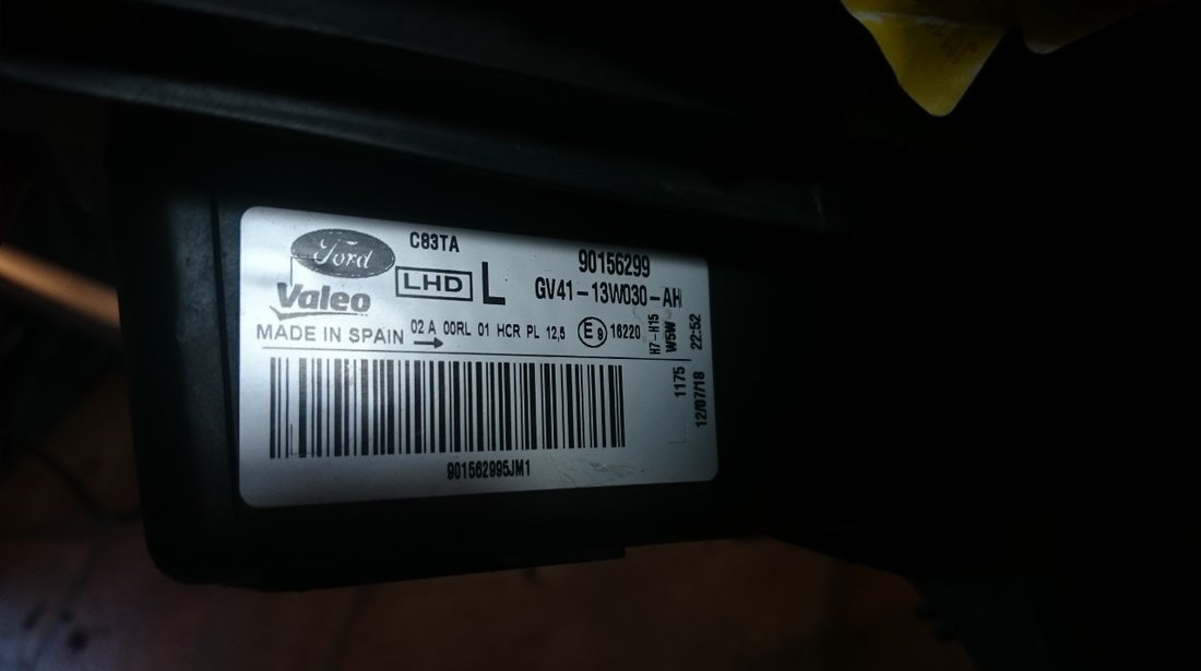 Far stanga Ford Kuga Facelift 2016-2018 cod GV4113W030AH