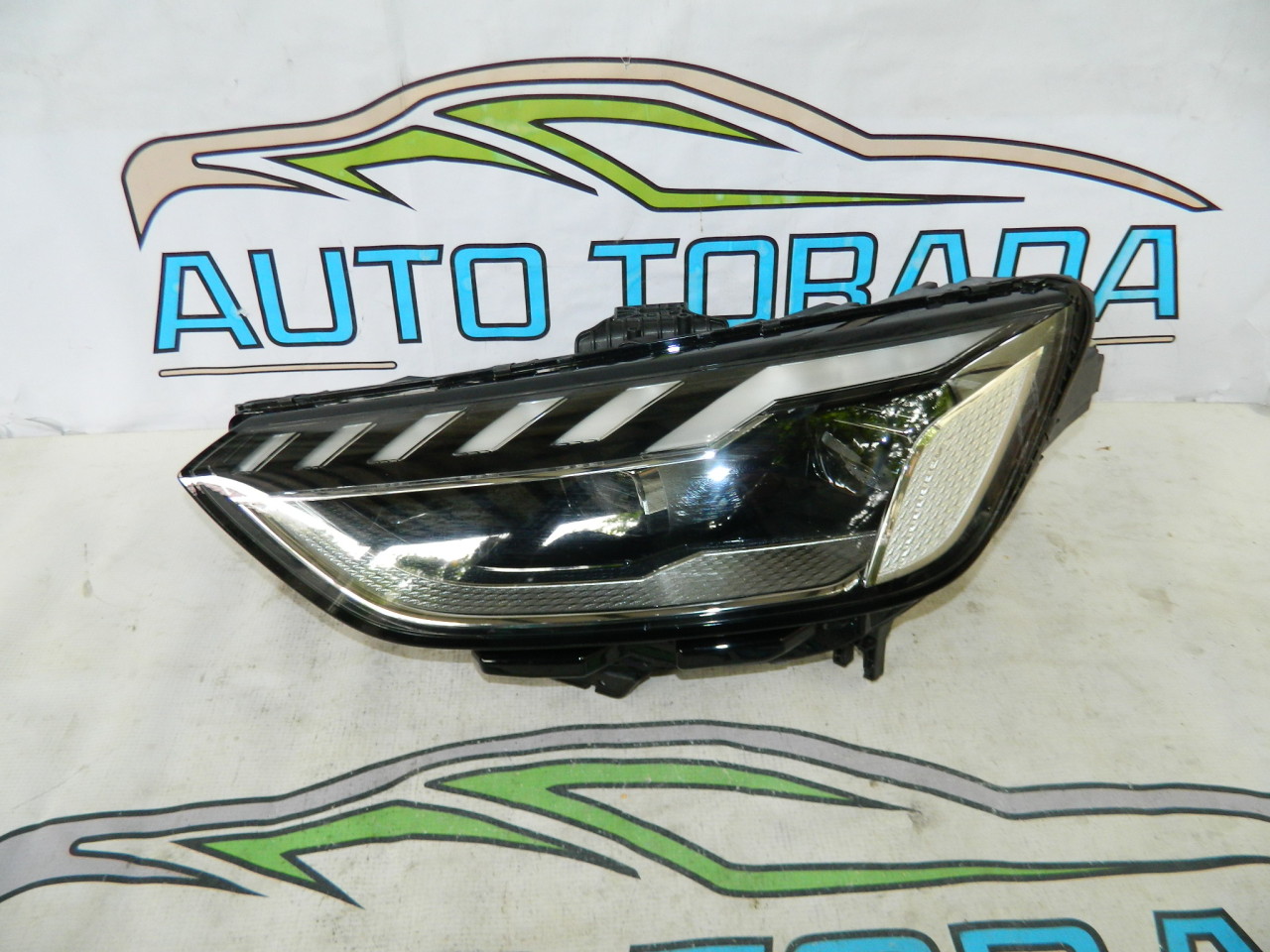 Far stanga Full LED Matrix Audi A4 model 2020-2024 cod 8W0941035E