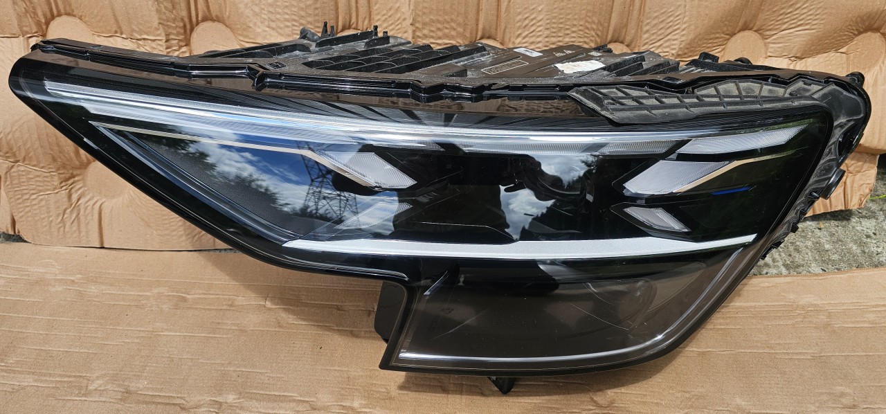 Far stanga Full Led Matrix Audi Q8 4M Facelift 2023 2024 2025